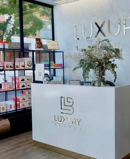 Recepción centro Luxury Beauty Estética Avanzada en Vilanova i la Geltrú